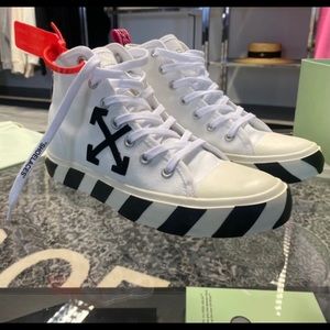 off white vulc sneaker mid (us M 9) size 41( 11 W)